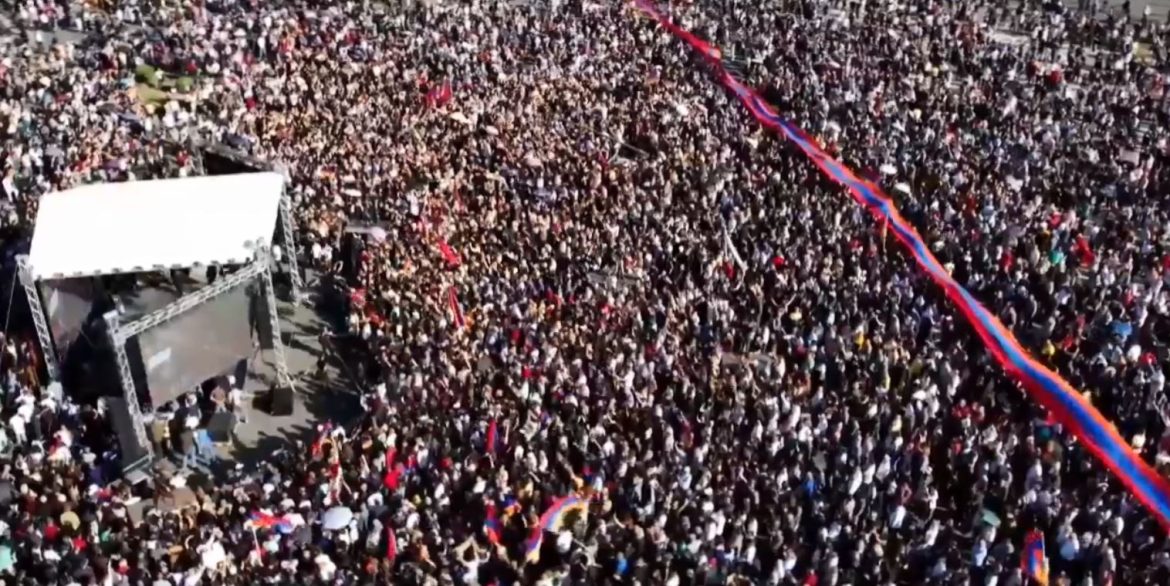 ՈՒՂԻՂ. «Տավուշը հանուն հայրենիքի» շարժման հանրահավաքը Հանրապետության հրապարակում