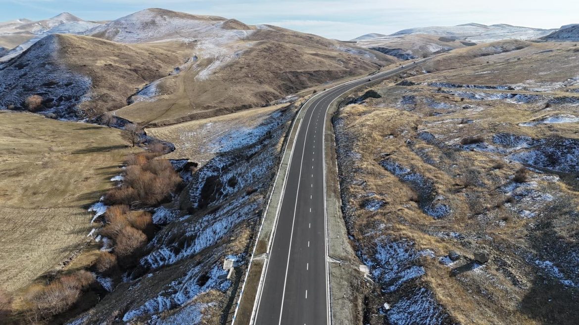 Գյումրի-Երևան ավտոճանապարհի Լանջիկի հատվածը փակ է կցորդիչով բեռնատարների համար
