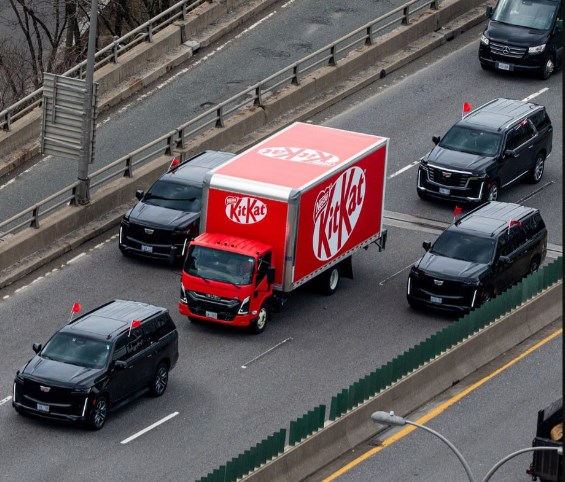 Կանադայում նկատել են KitKat-ի բեռնատար՝ «նախագահական» մակարդակի ուղեկցությամբ